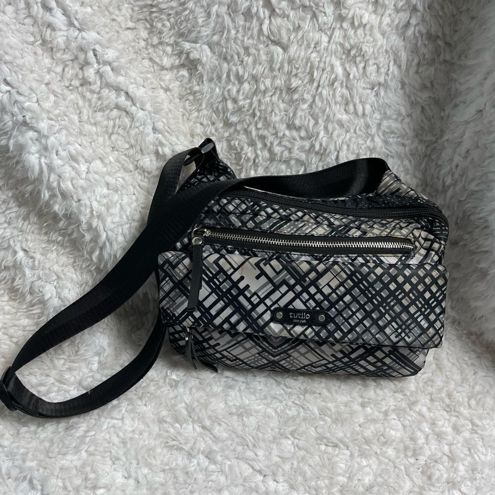 Tutilo New York gray and black Nylon crossbody bag adjustable strap